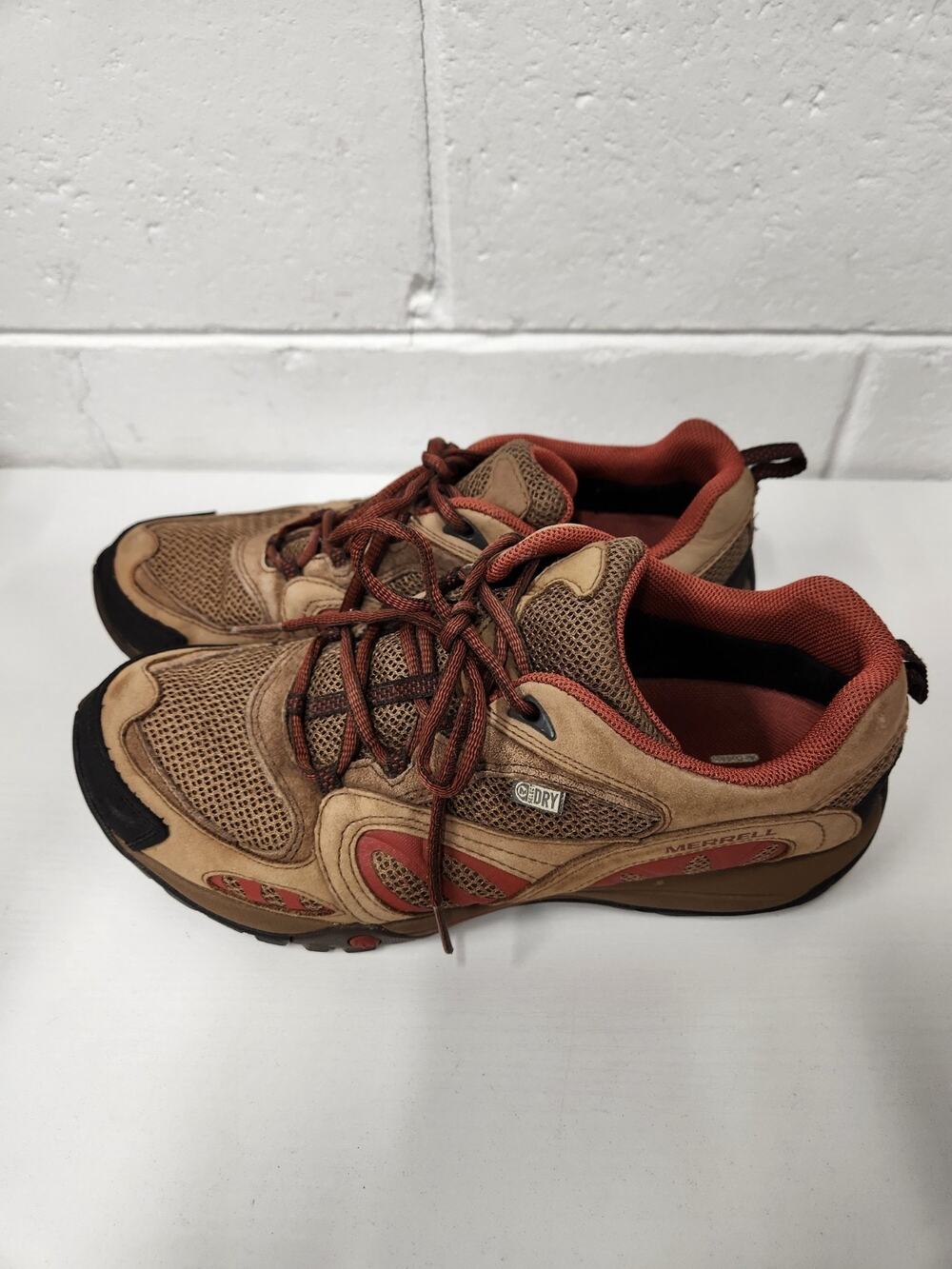 Merrell Women's Azura Dark Earth/Red Hiking Shoes, Size 9.5, Style J24346